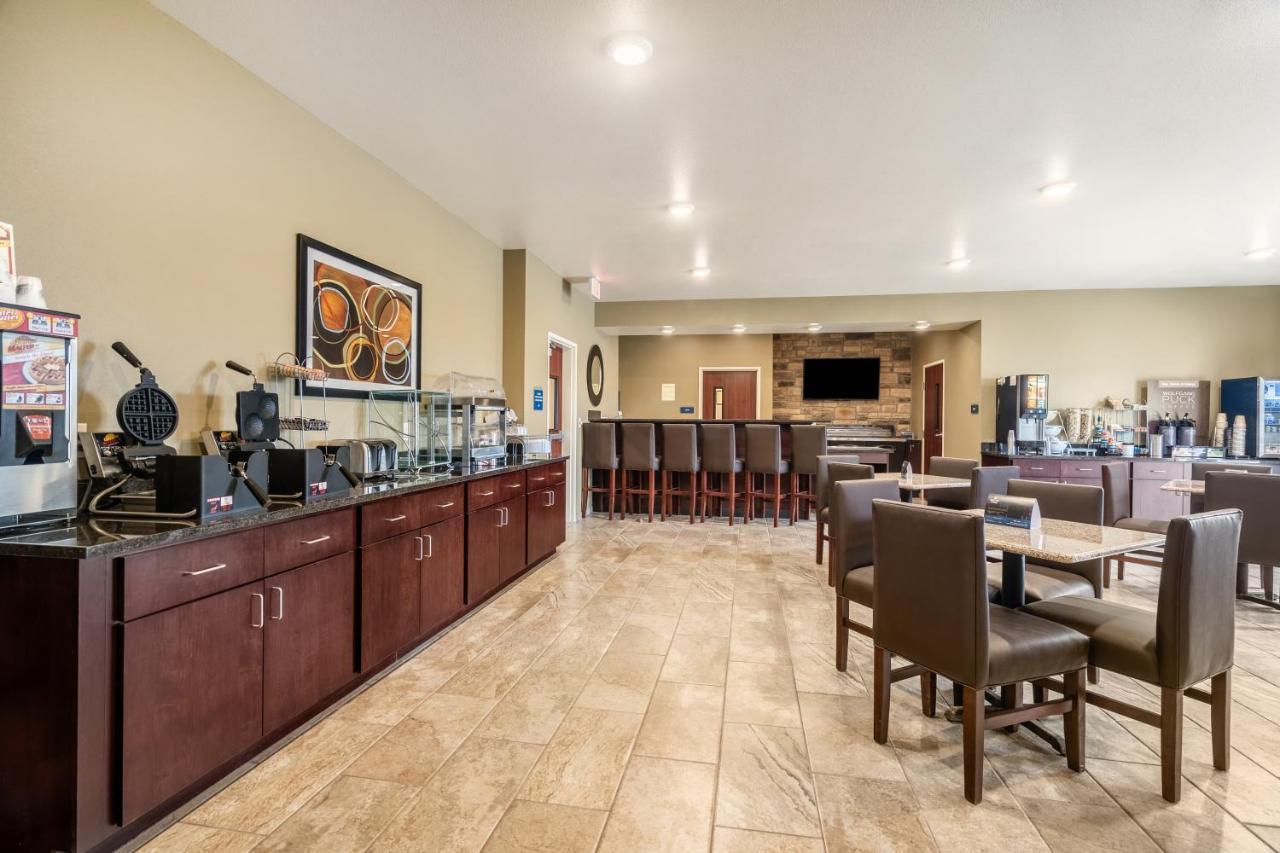 Cobblestone Hotel & Suites - Andrews Экстерьер фото