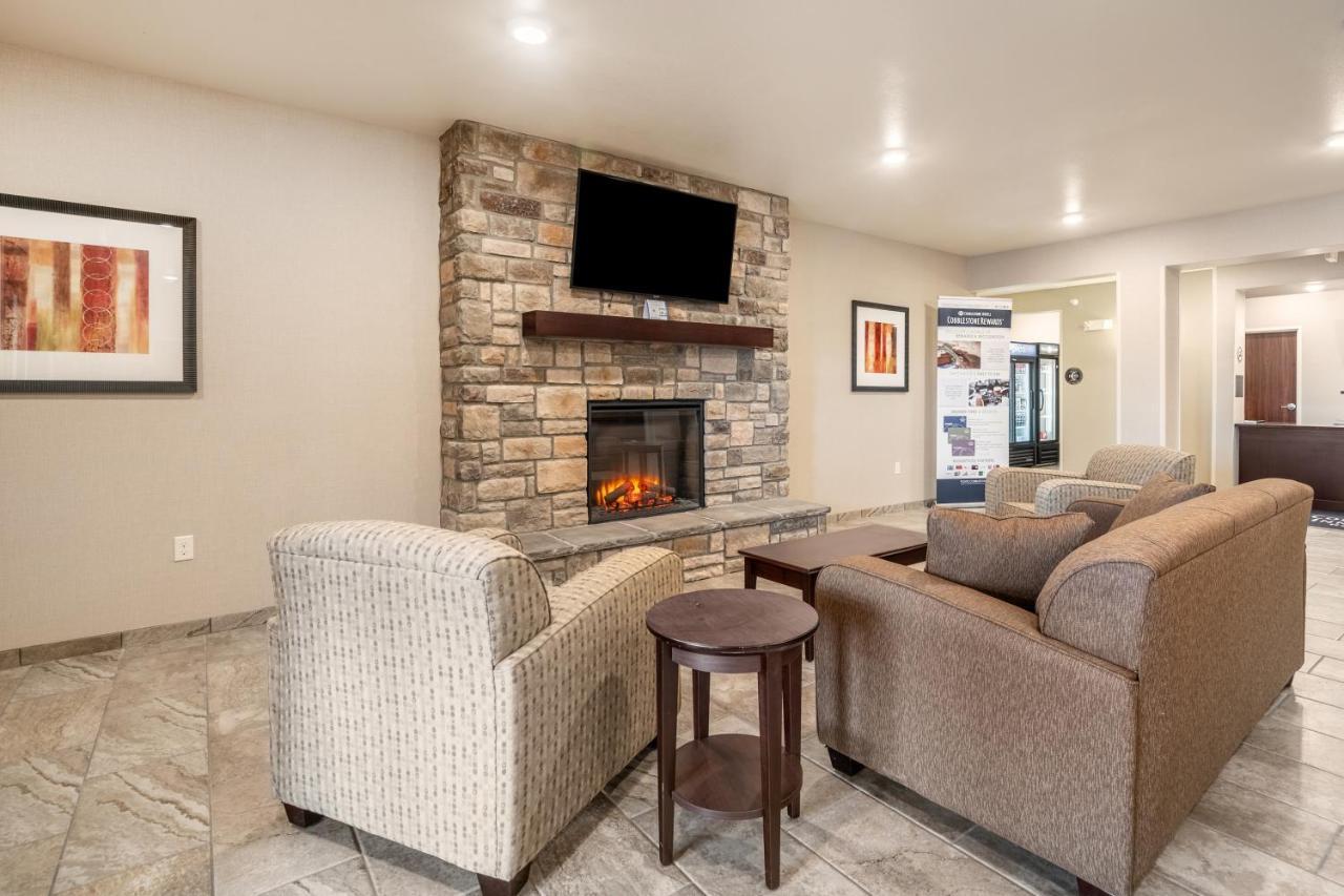 Cobblestone Hotel & Suites - Andrews Экстерьер фото