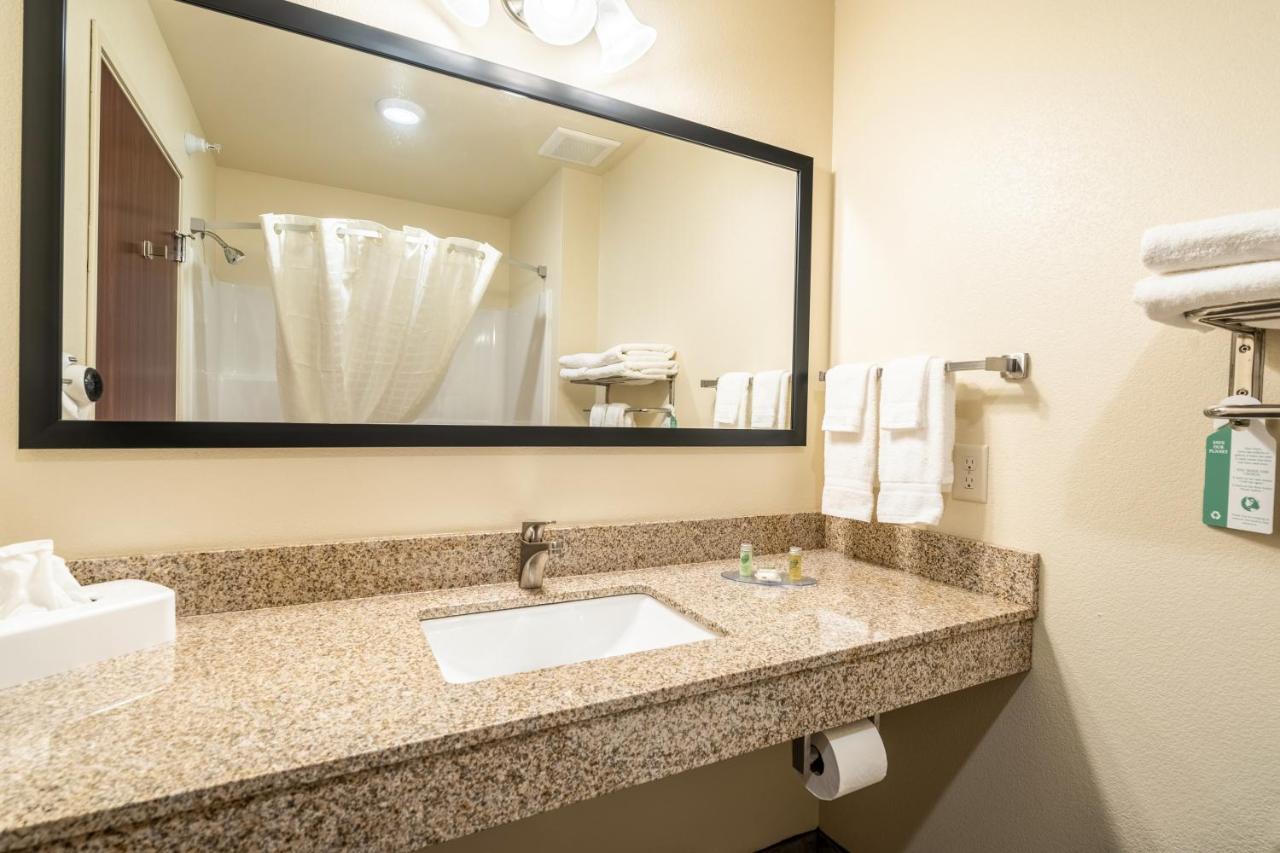 Cobblestone Hotel & Suites - Andrews Экстерьер фото